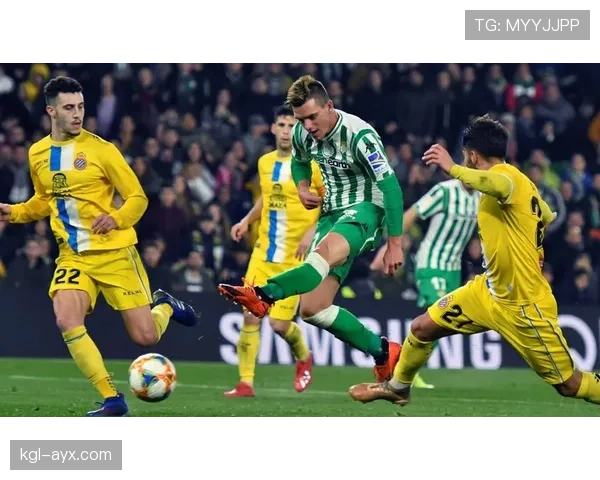 贝蒂斯防线稳固反击犀利，状态回升引关注