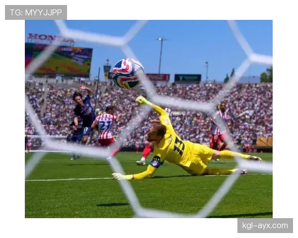 奥布拉克扑救反应训练表现稳健，状态持续提升