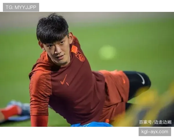 颜骏凌买的豪车停家门口，那车价普通上班族得省几年工资才能碰到！